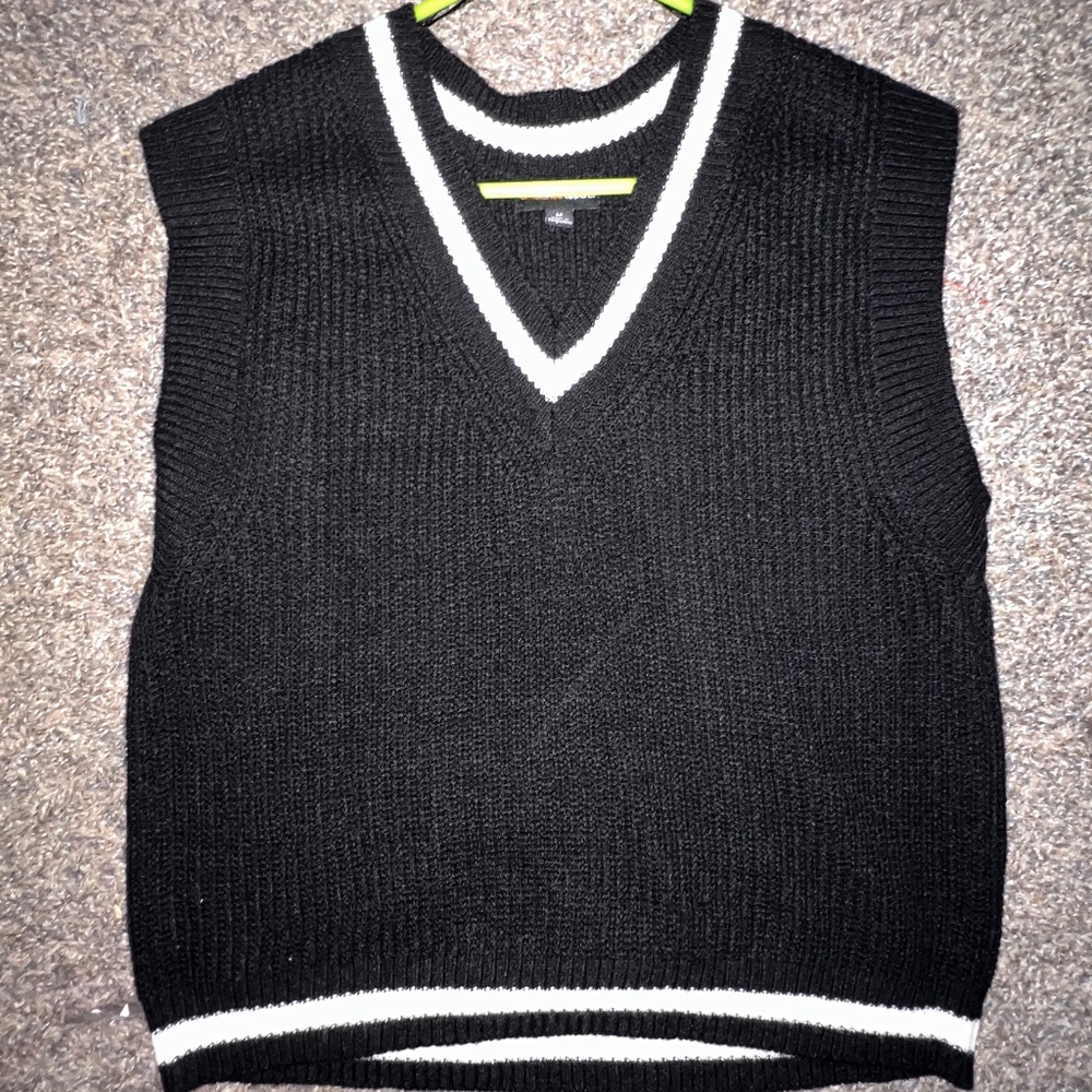 Sweater vest